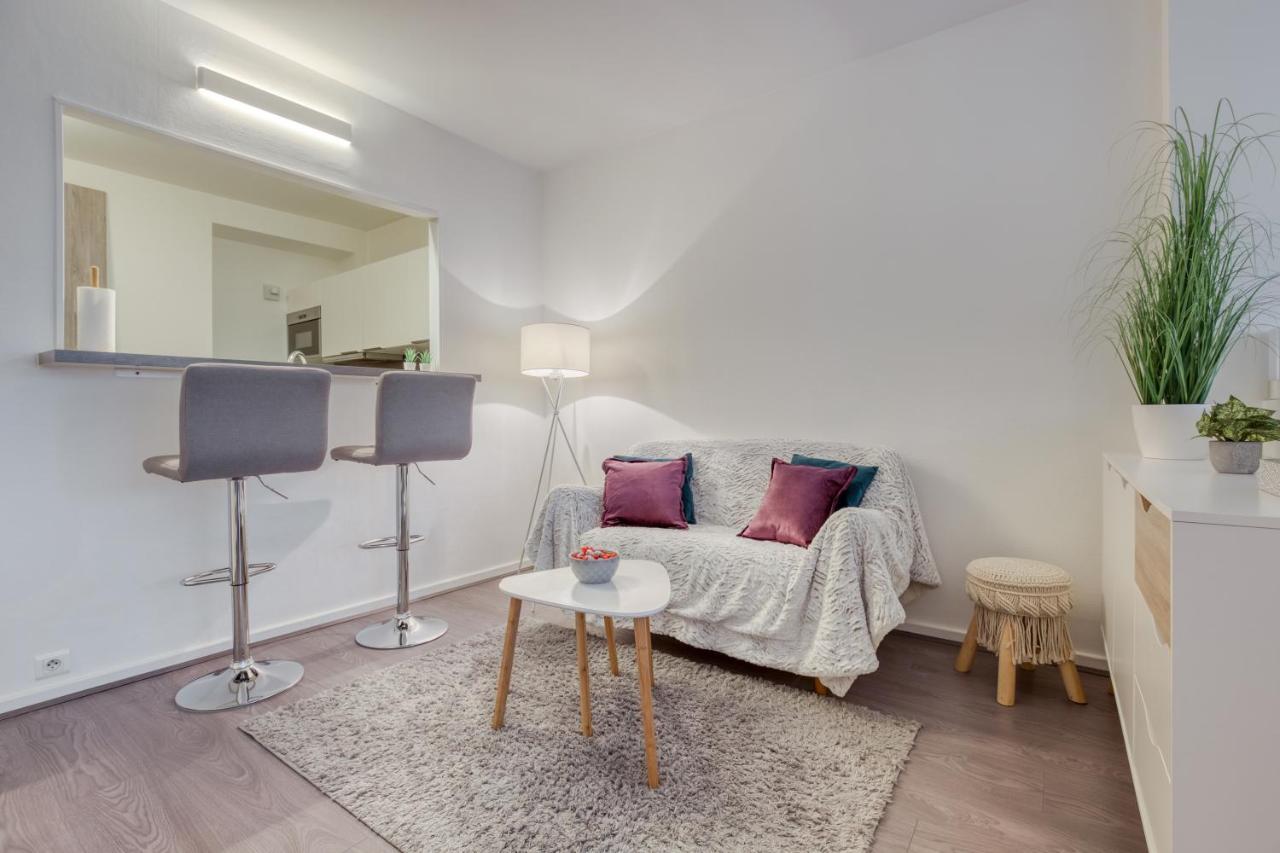Le Cocon Des Couples Tout Proche Versailles - En Face De L'Hopital Mignot Le Chesnay  Exterior photo